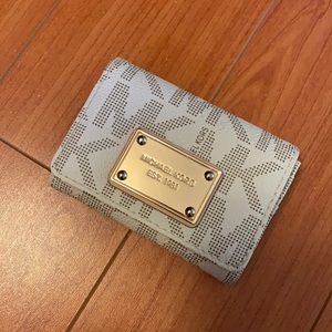 Michael kors wallet